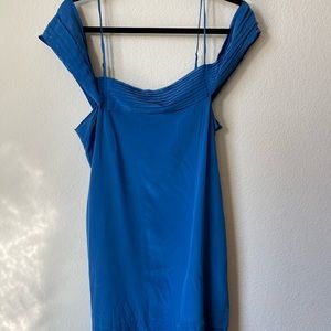 100% Silk BCBG beautiful blue dress size L